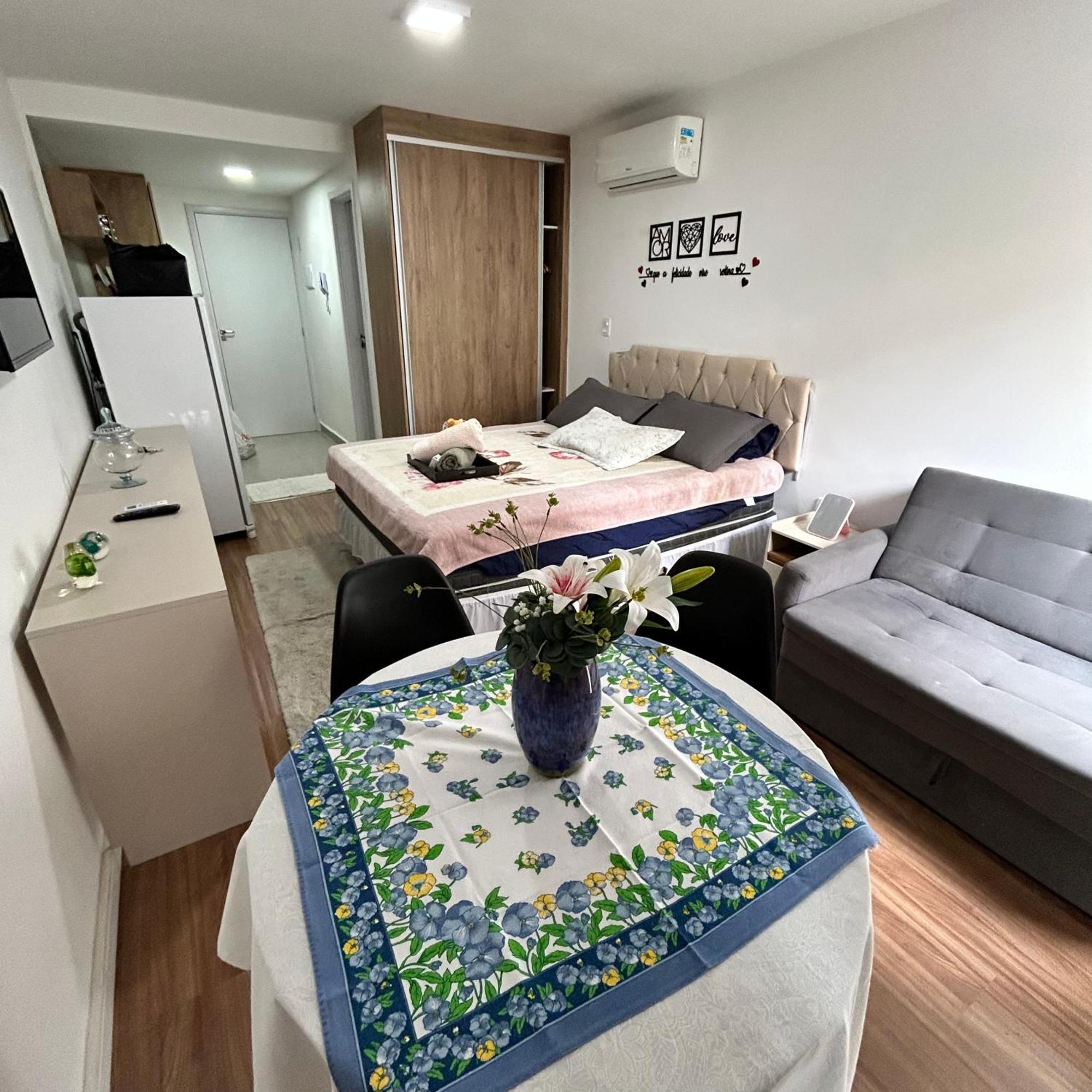 Royal Luxury 305
